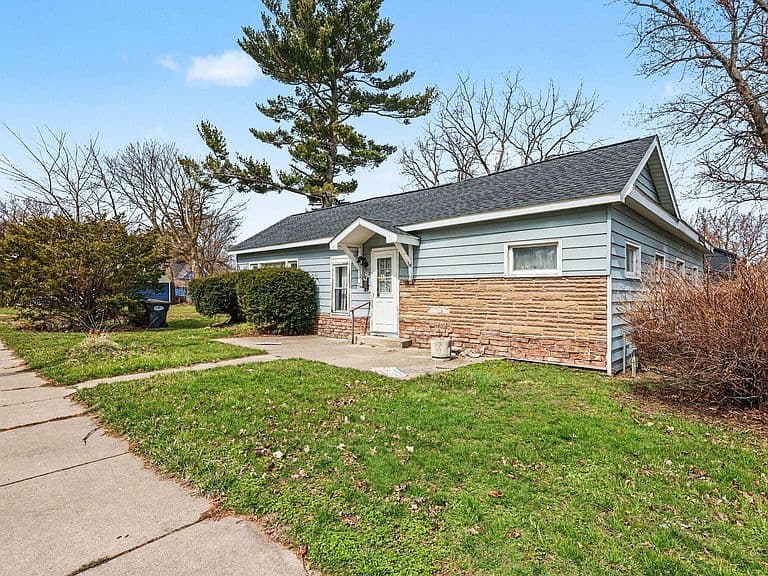 Listing photo 4