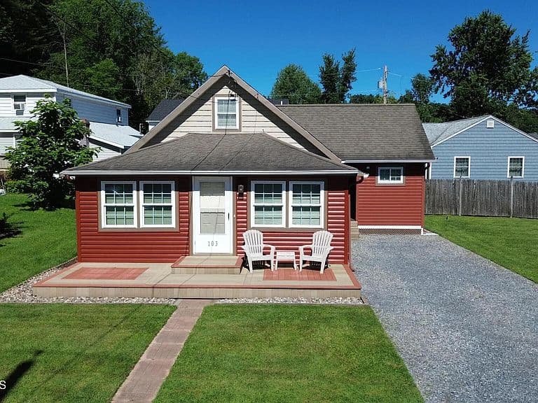 Listing photo 3