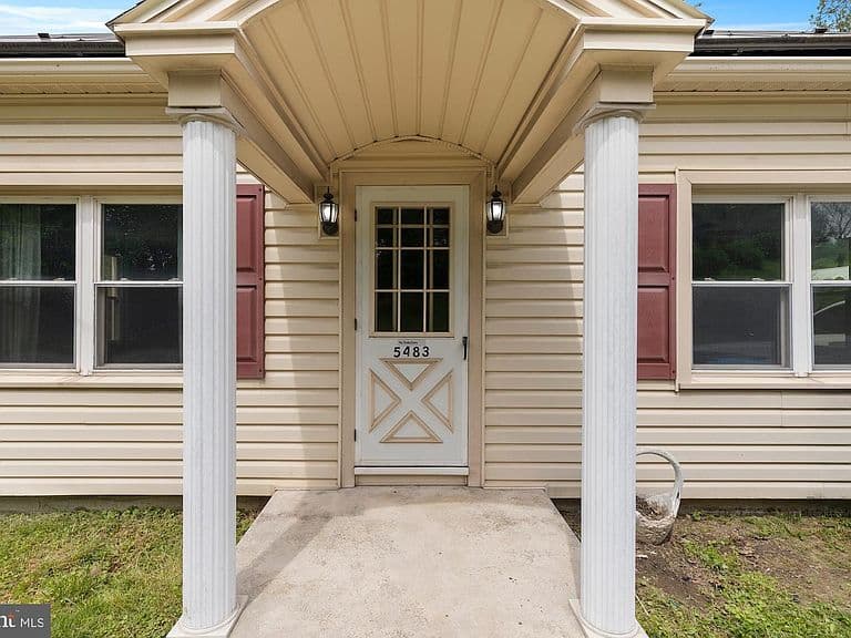 Listing photo 5