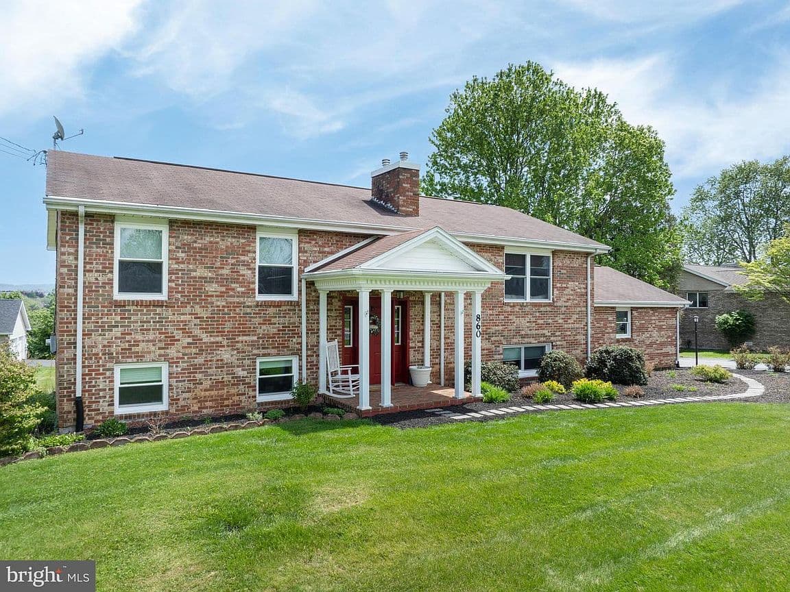 Primary listing photo