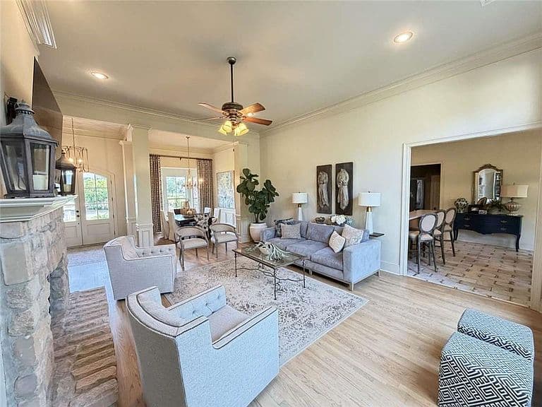 Listing photo 5