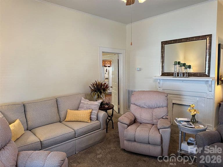 Listing photo 5