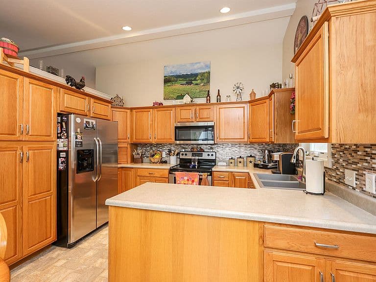 Listing photo 4