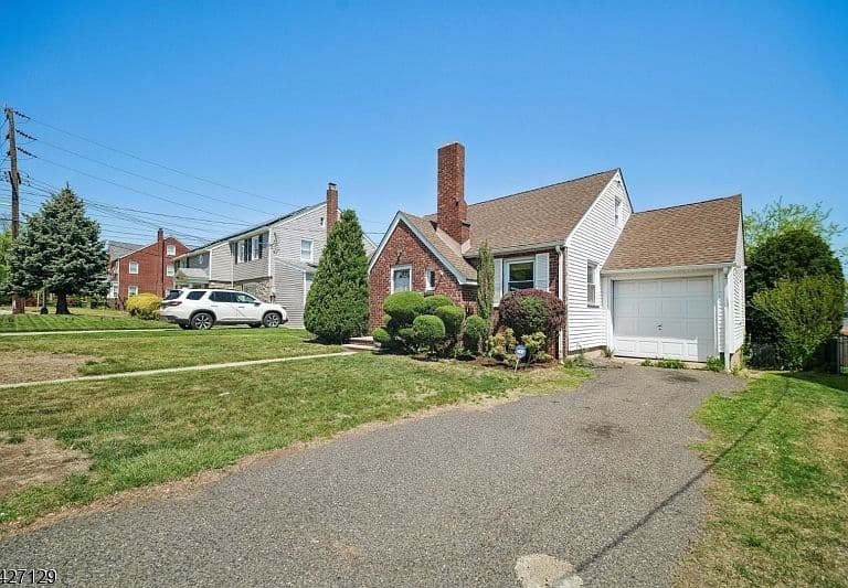 Listing photo 4