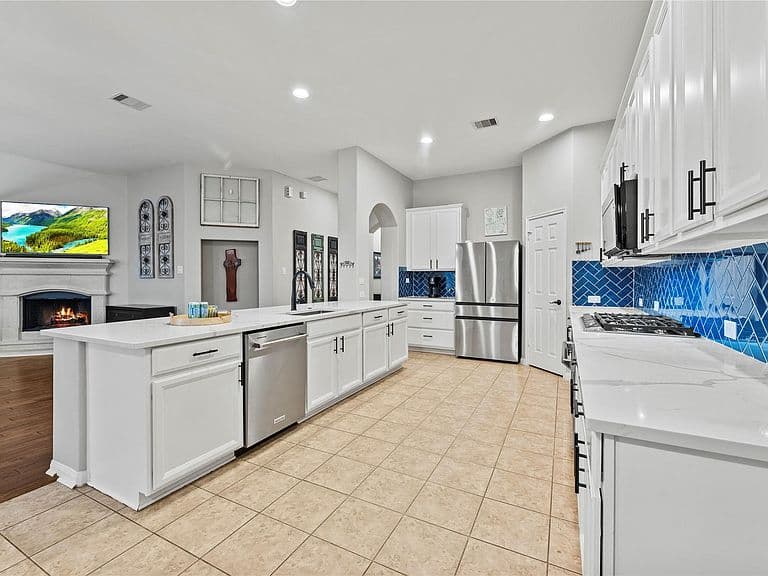 Listing photo 5