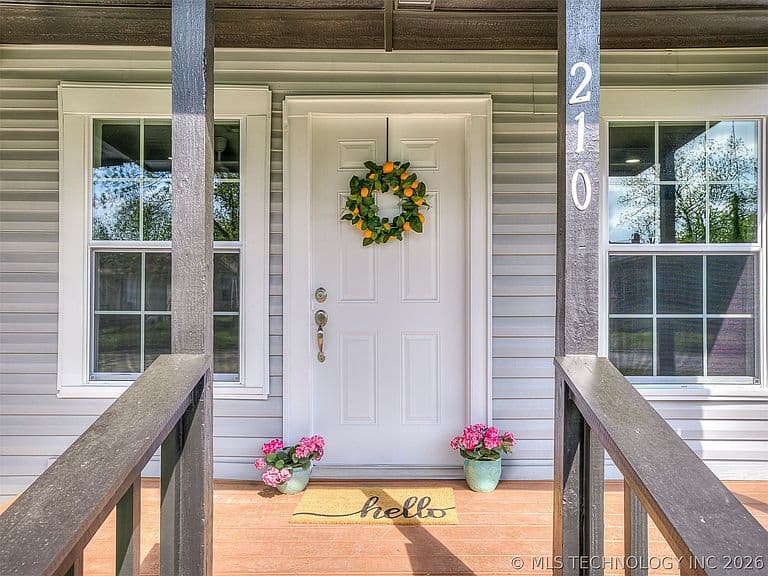 Listing photo 2