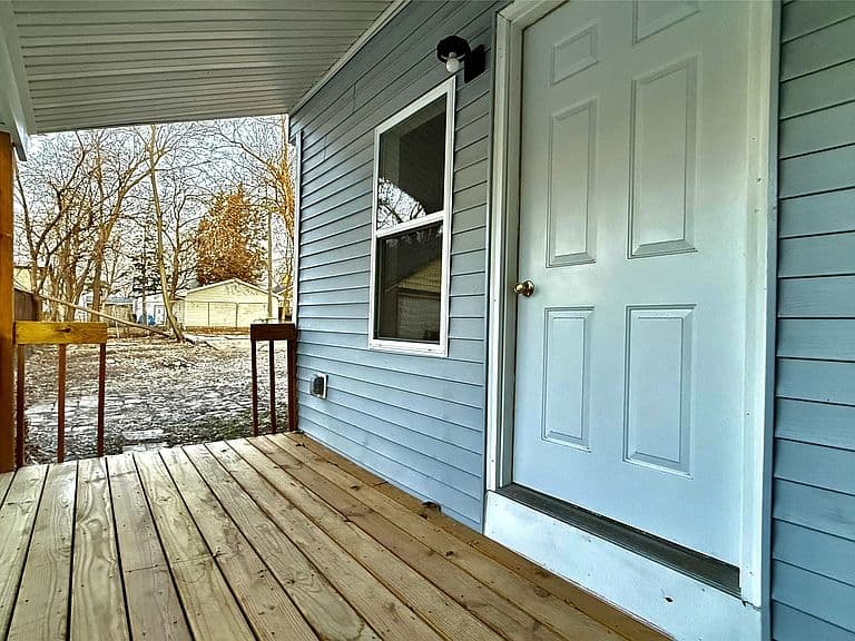 Listing photo 5