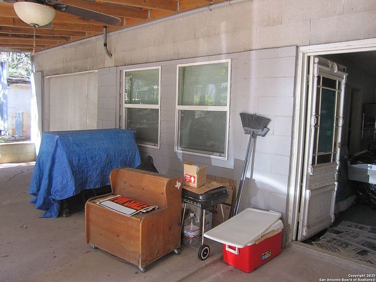 Listing photo 4
