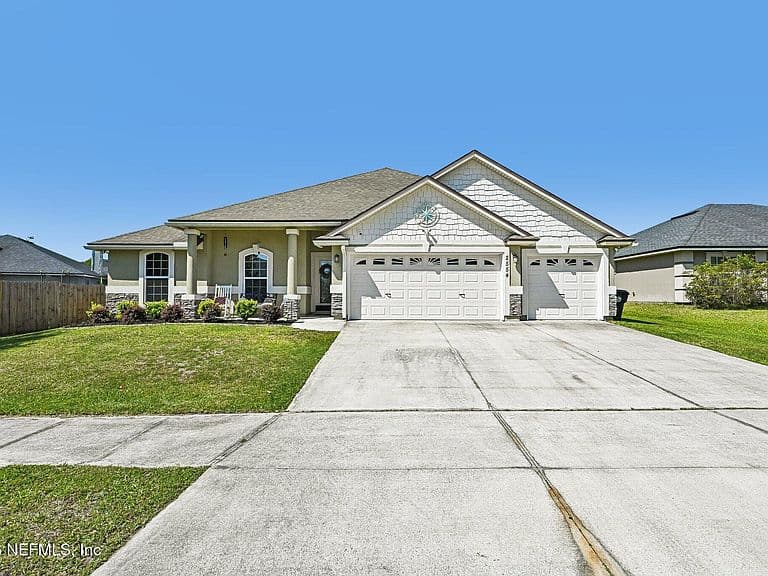 Listing photo 2