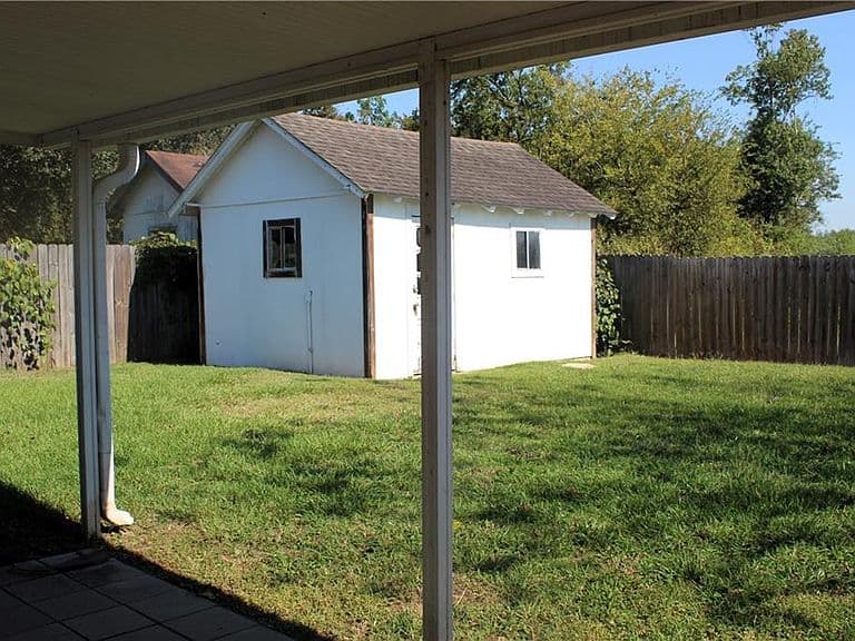 Listing photo 3