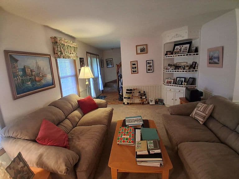 Listing photo 5
