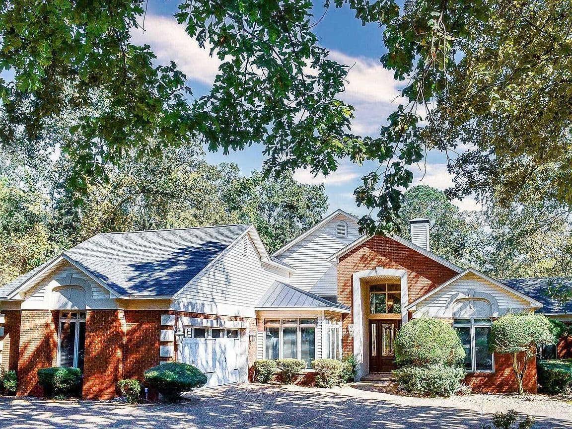 Primary listing photo