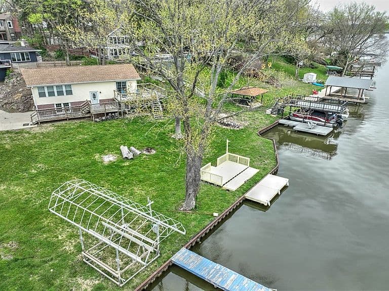Listing photo 5