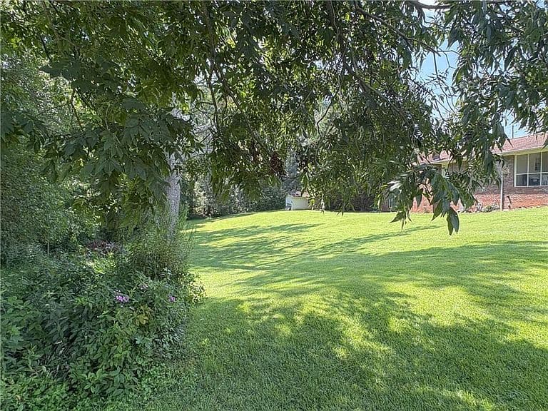 Listing photo 5