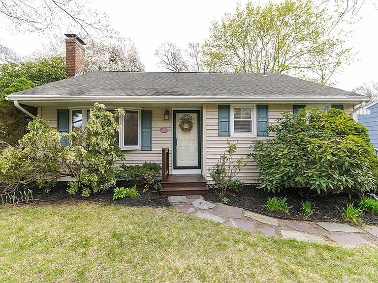 Listing photo 2