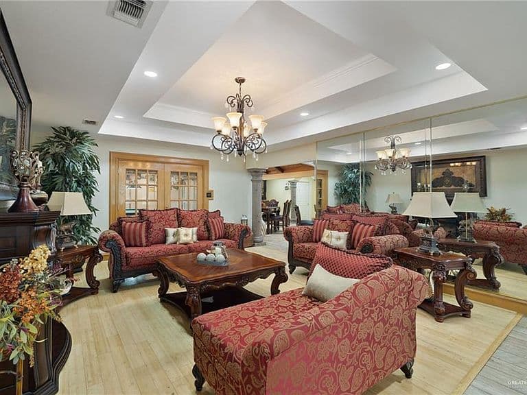 Listing photo 3