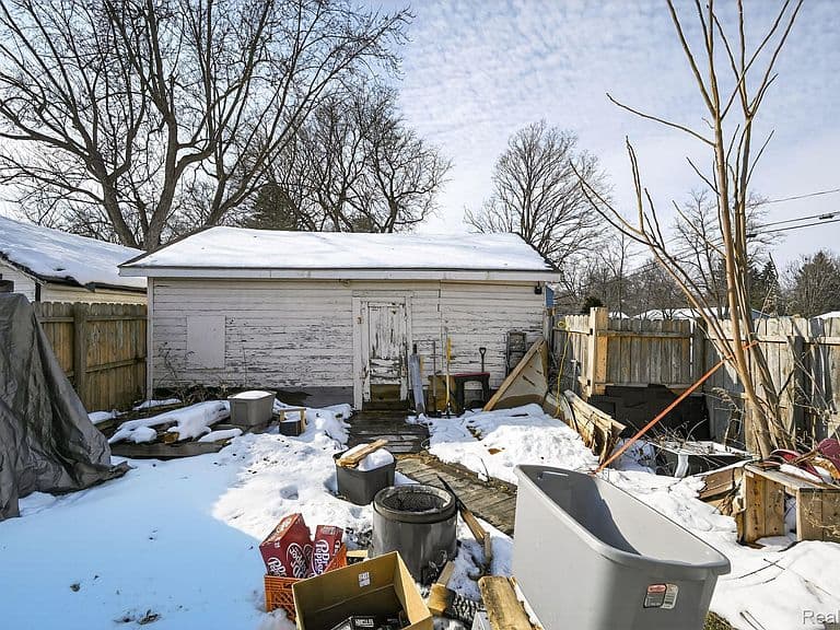 Listing photo 4