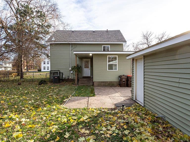 Listing photo 4