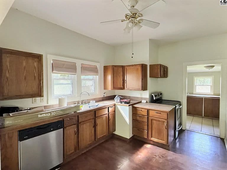 Listing photo 4