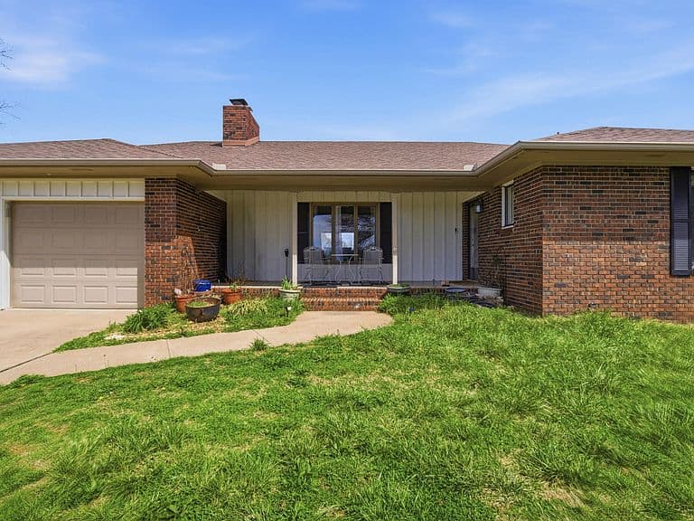 Listing photo 4