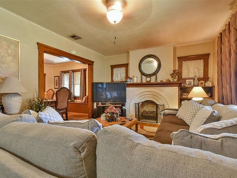 Listing photo 5