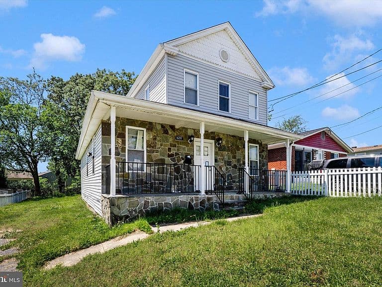 Listing photo 3