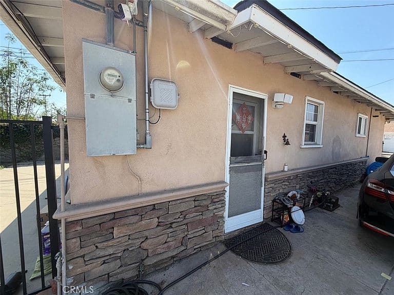 Listing photo