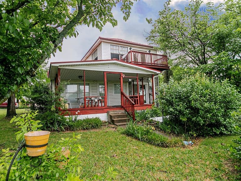 Listing photo 4