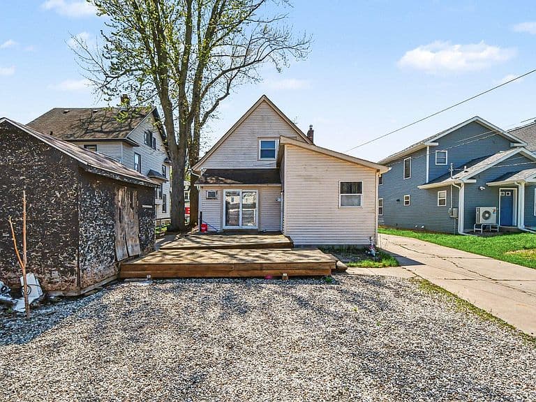 Listing photo 3