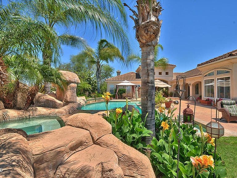 Listing photo 4