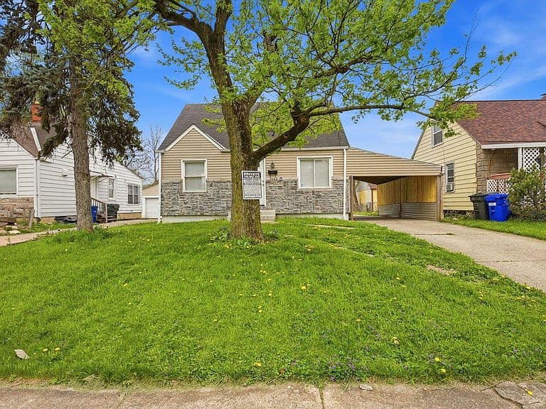 Listing photo 3