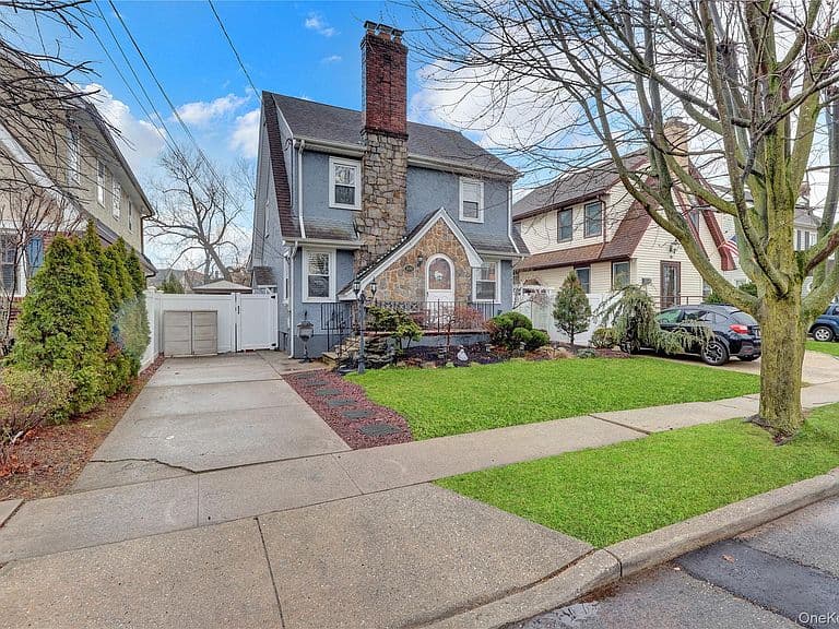 Listing photo 4