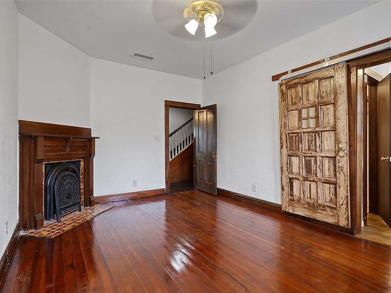 Listing photo 5