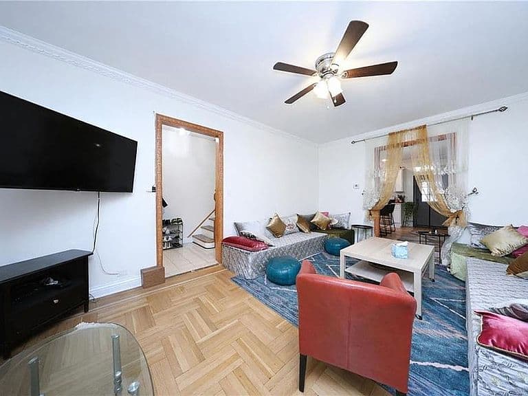 Listing photo 5