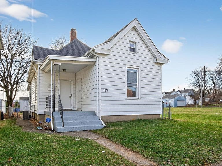 Listing photo 2