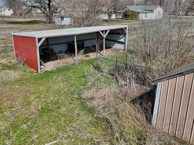 Listing photo 4