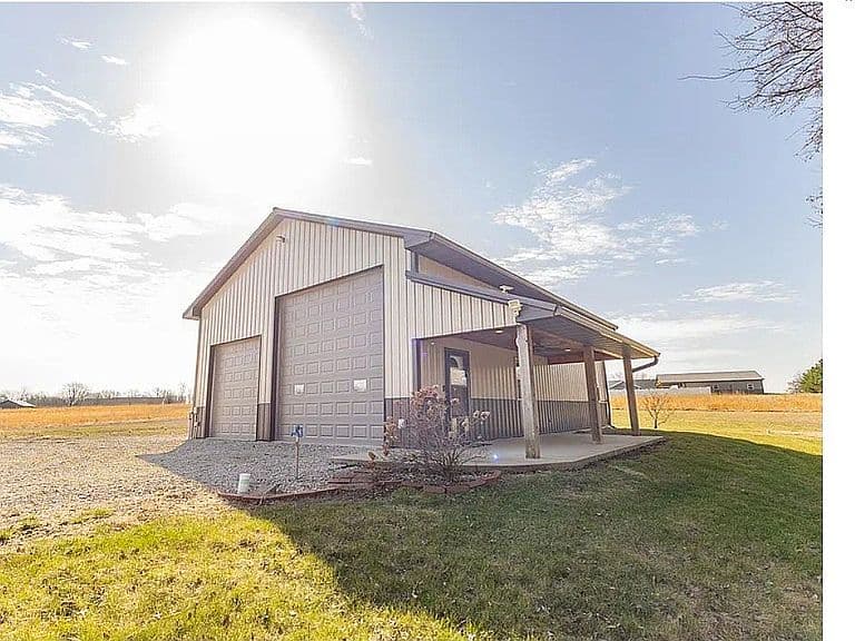 Listing photo 4