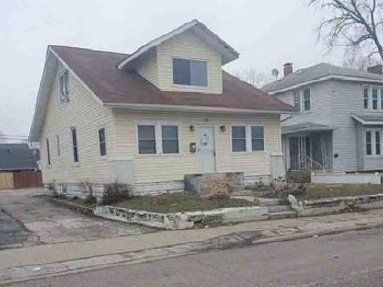 Listing photo 3