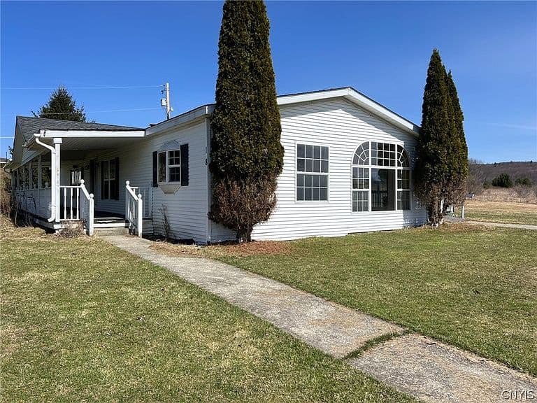 Listing photo 3