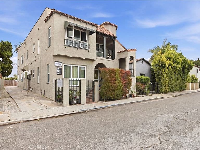 Listing photo 3