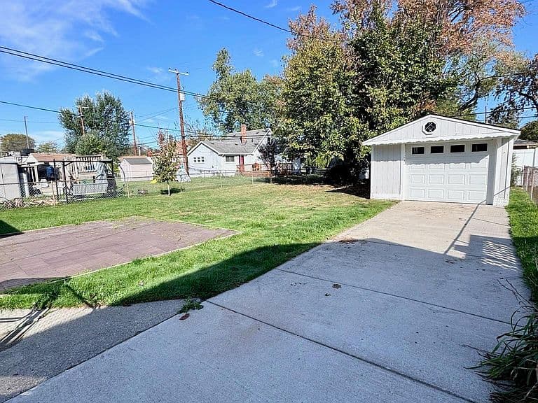 Listing photo 4