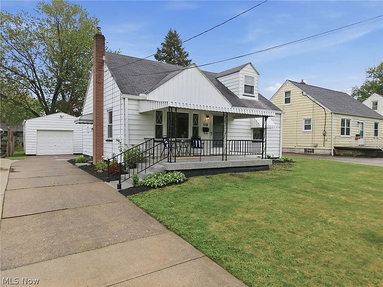 Listing photo 2