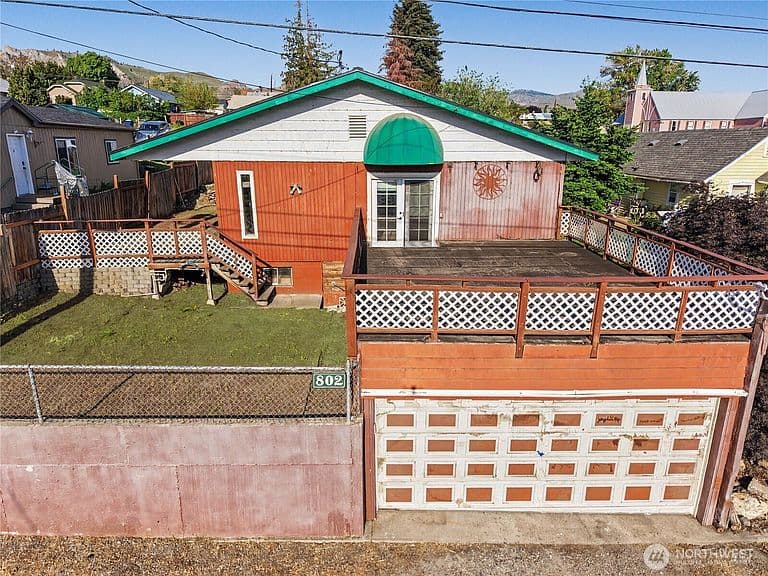 Listing photo 2