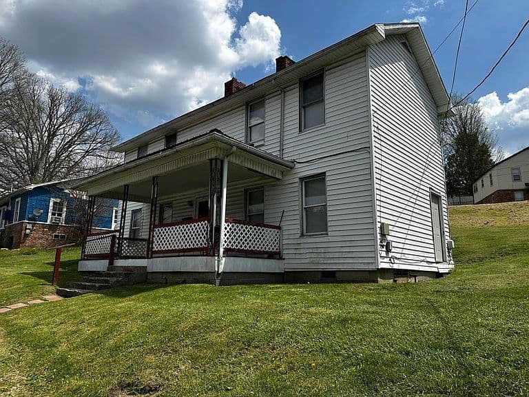 Listing photo 2