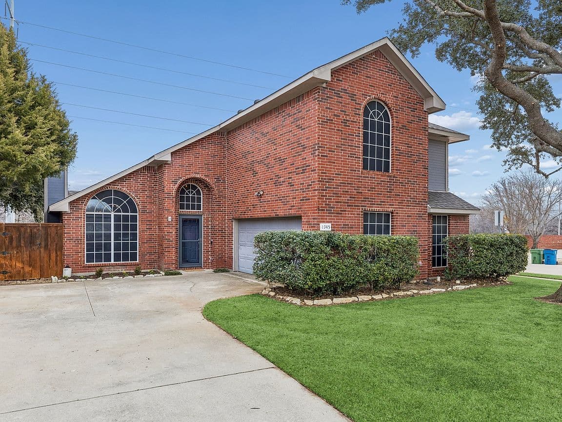 Primary listing photo