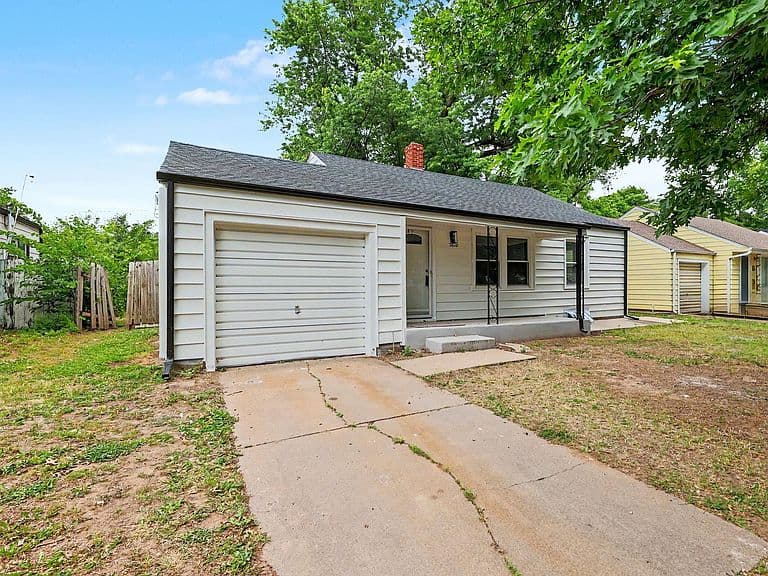 Listing photo 2
