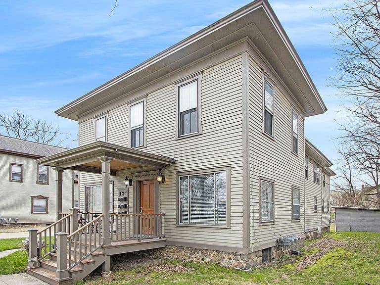 Listing photo 3