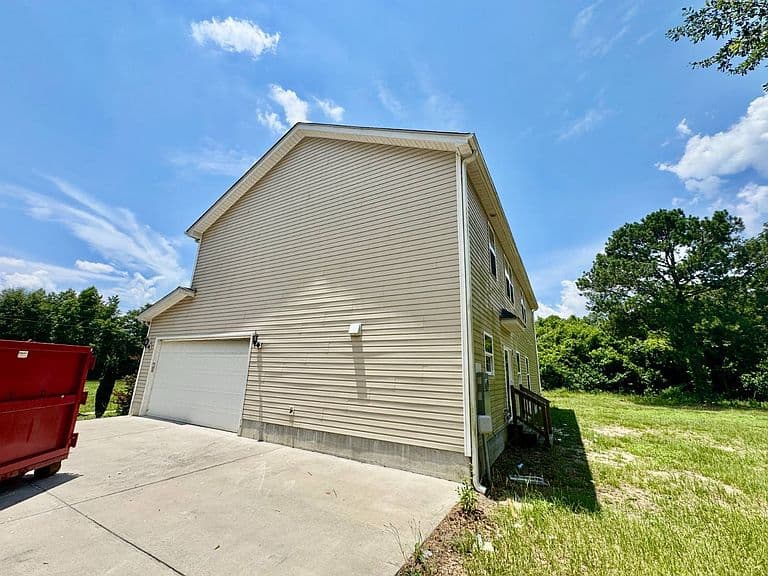 Listing photo 5