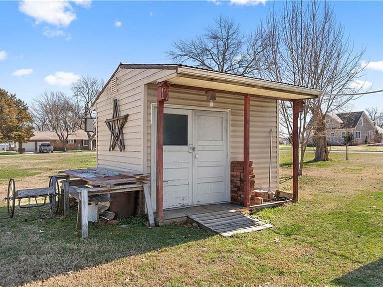 Listing photo 4