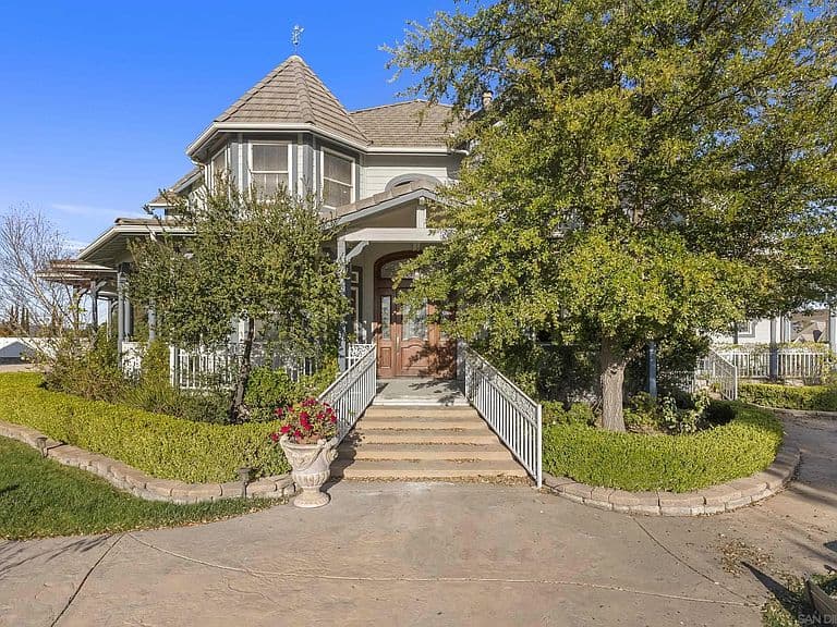 Listing photo 4